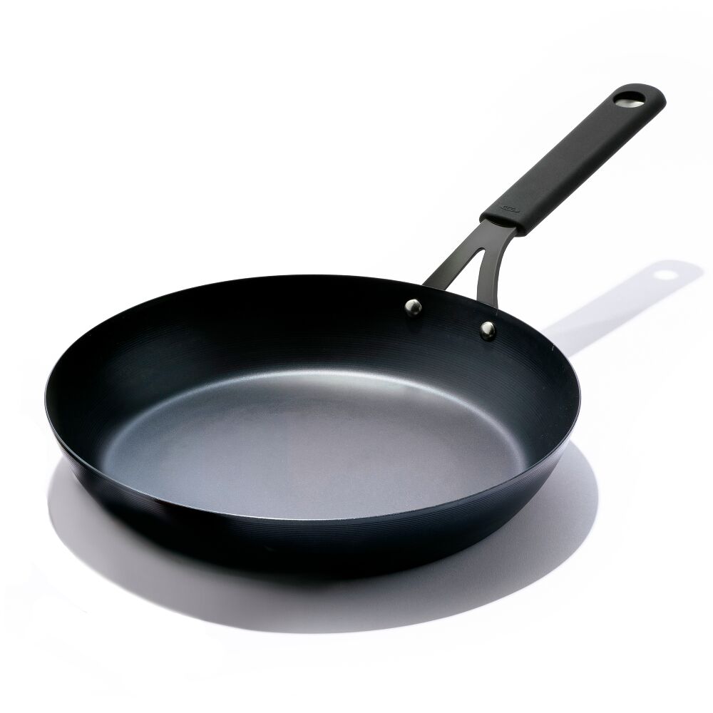 OXO Carbon Steel Obsidian Series 12-Inch Frypan with Silicone Sleeve Y7