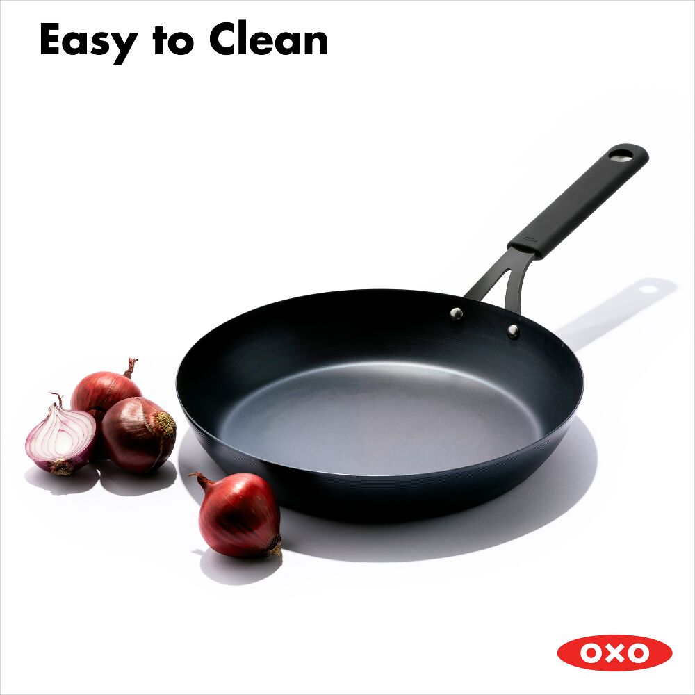 OXO Carbon Steel Obsidian Series 12-Inch Frypan with Silicone Sleeve Y7