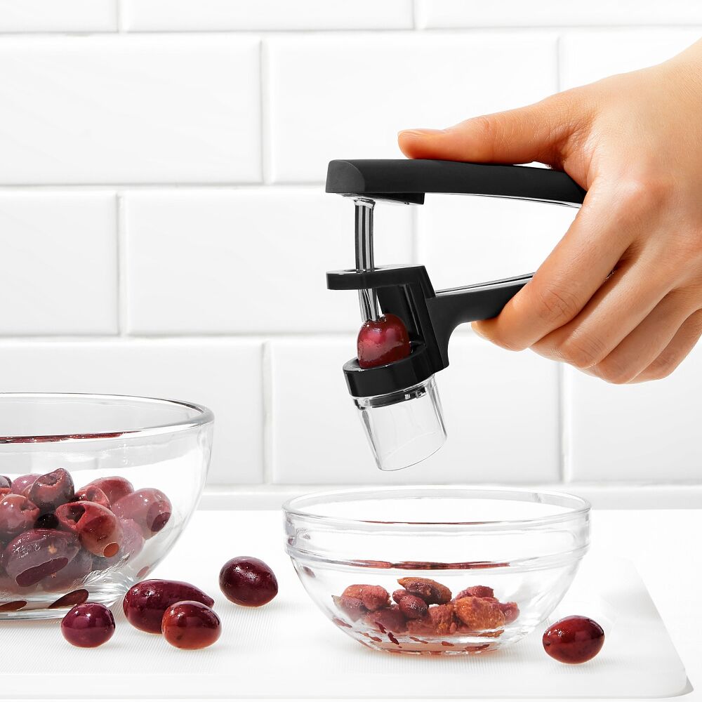Cherry & Olive Pitter - Black Y9