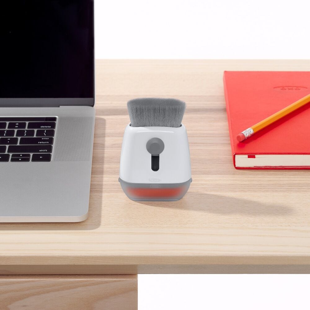Sweep & Swipe Laptop Cleaner E9
