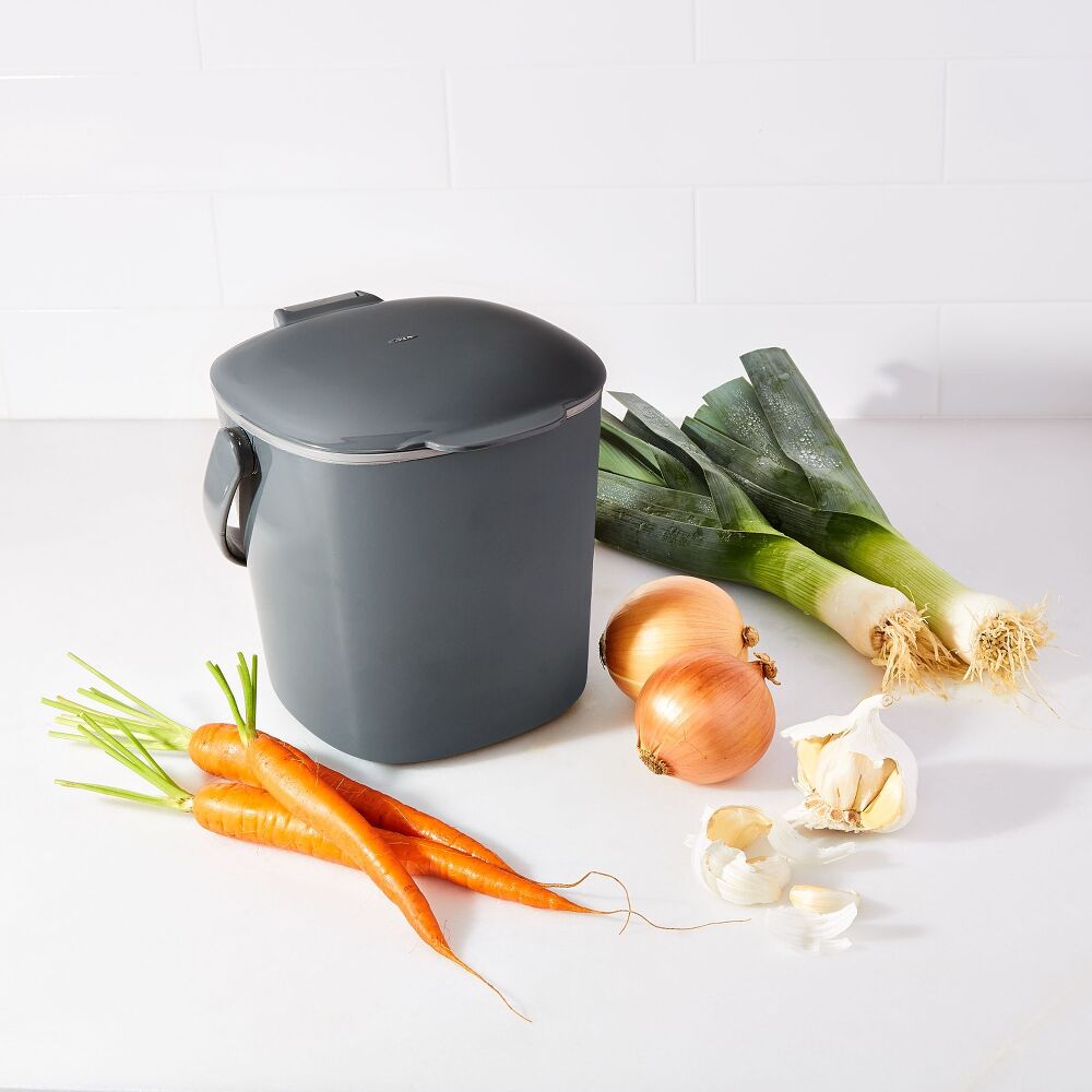 Easy-Clean Compost Bin - 0.75 Gal Y7