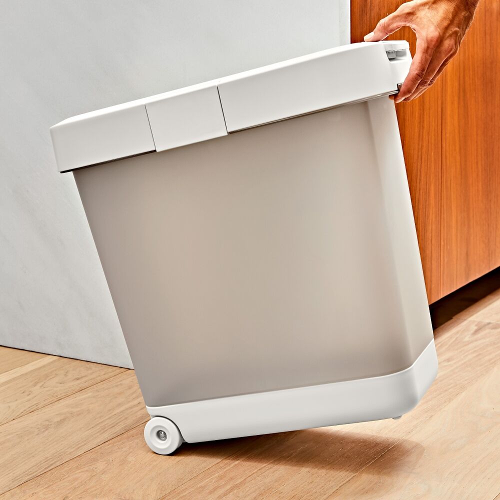 OXO Pet Airtight Food Container with Scoop — Large G6