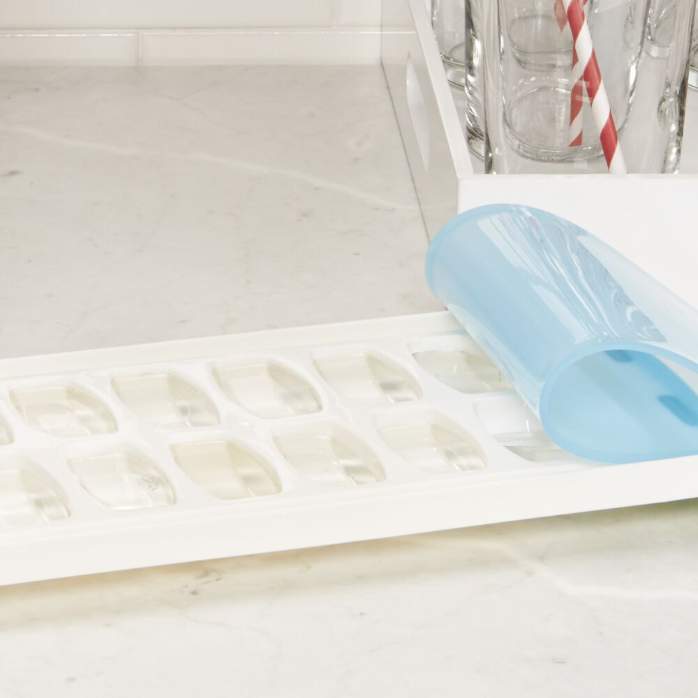 No-Spill Ice Cube Tray R6