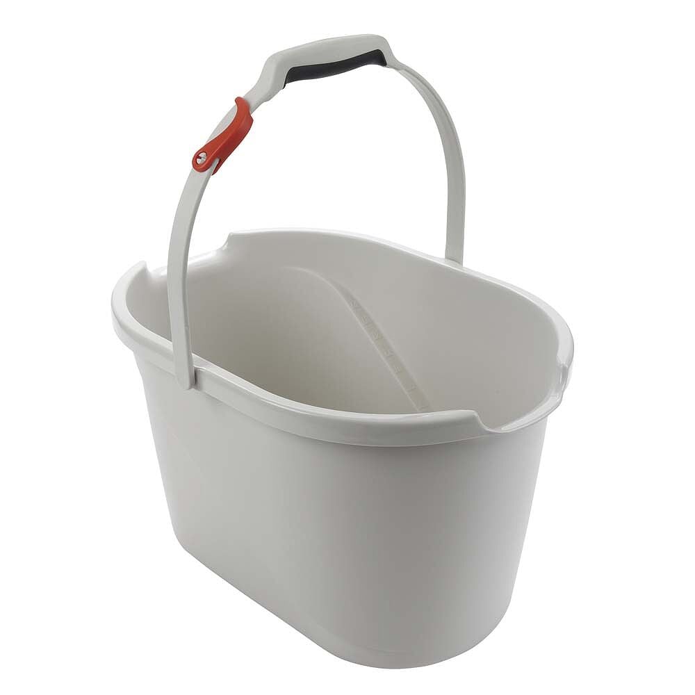 Angled Measuring Bucket F8