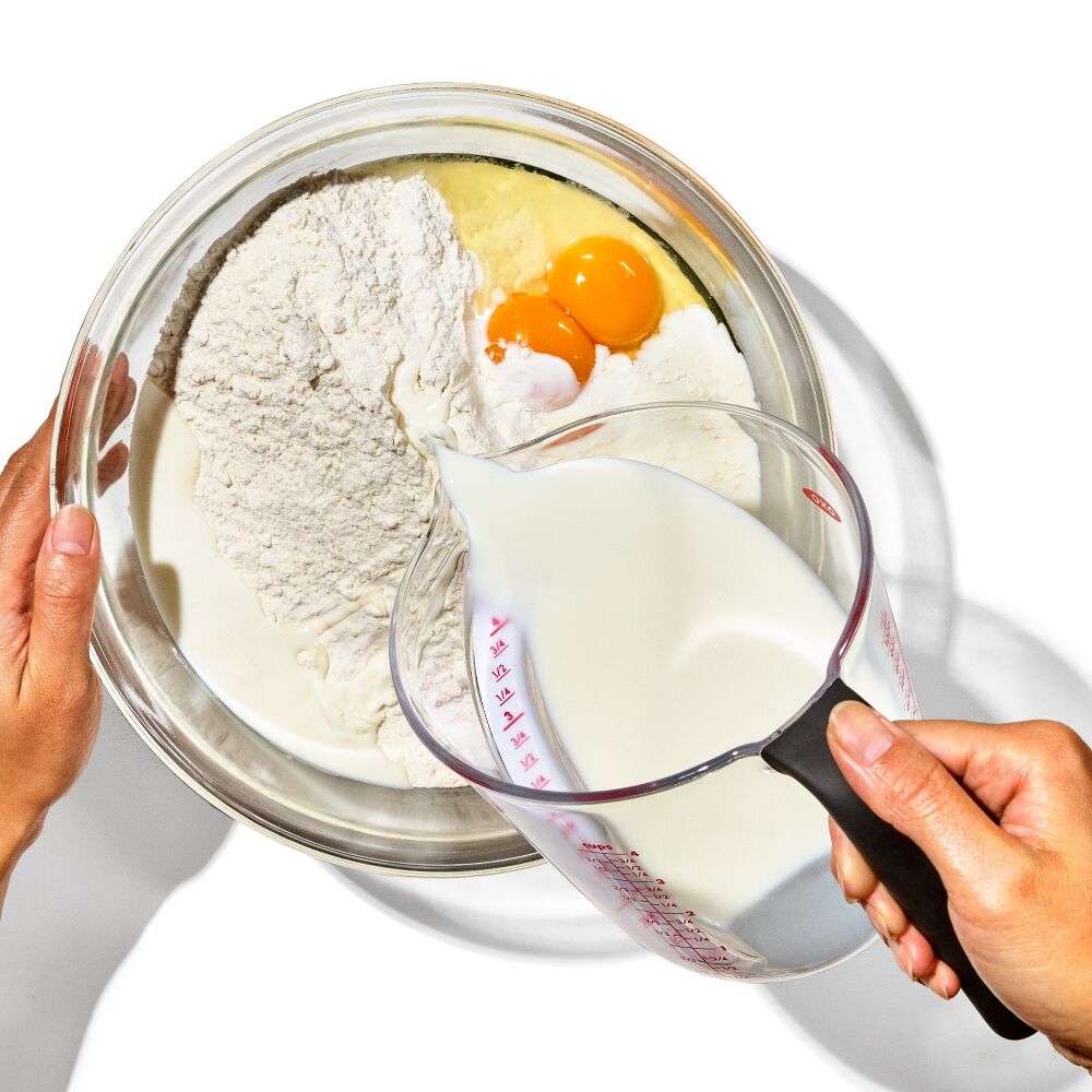4-Cup Angled Measuring Cup J5