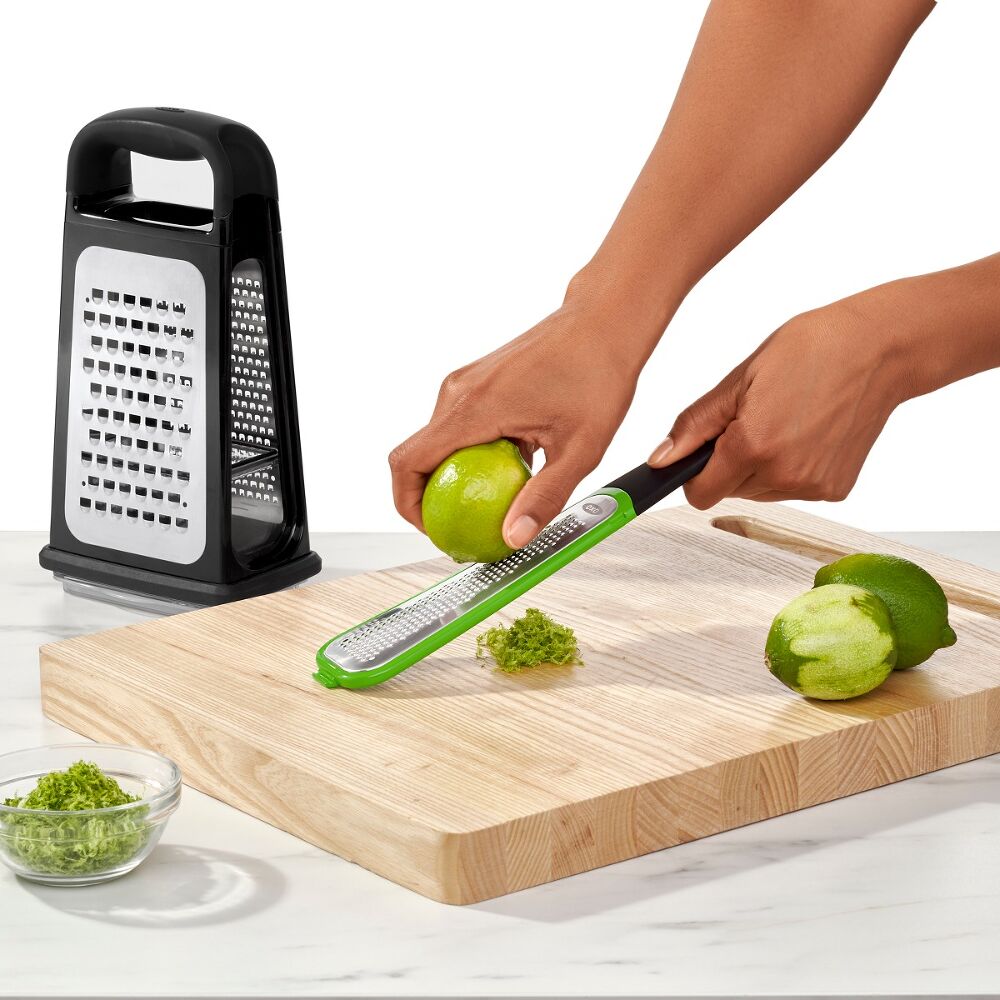 Etched Box Grater With Removable Zester E7