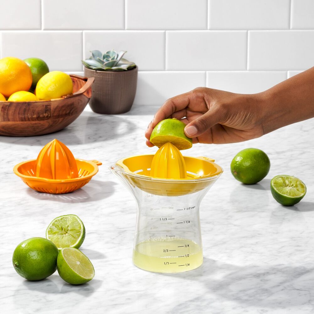 2-in-1 Citrus Juicer U7