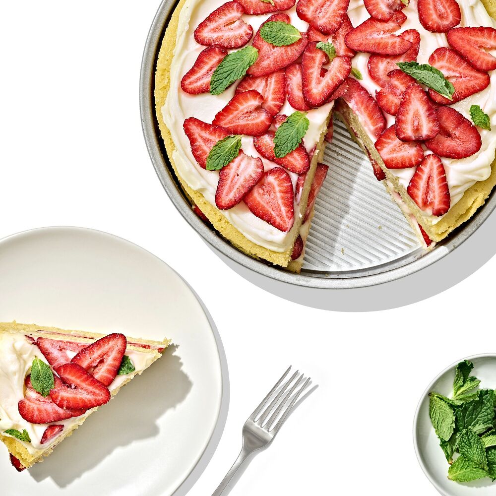 Non-Stick Pro Clear Coated 9 In Round Cake Pan C4