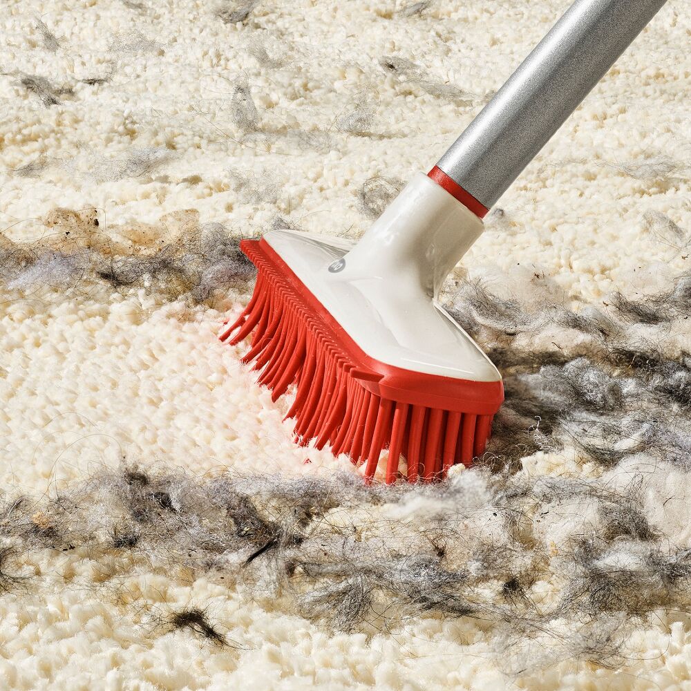 OXO Good Grips Fur Broom C1