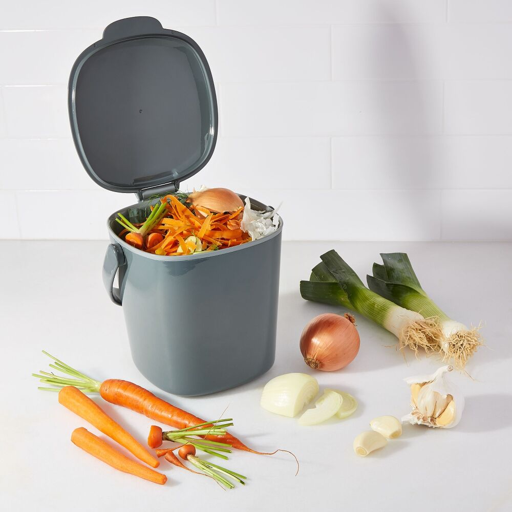 Easy-Clean Compost Bin - 0.75 Gal Y9