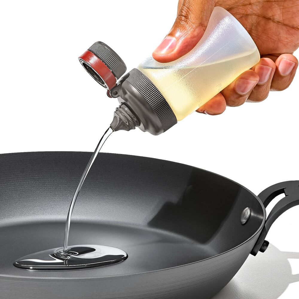 Outdoor 7-Piece Spice Shaker & Squeeze Bottle Set B8