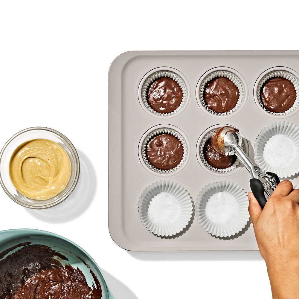 Non-Stick Pro Ceramic Coated Metal Bakeware 12 Cup Muffin Pan S8