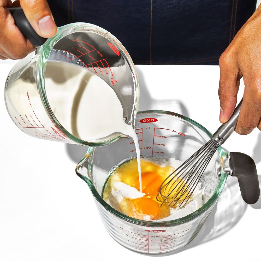 2-Cup and 4-Cup Glass Measuring Cup Set J1